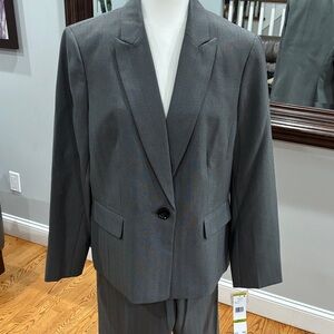 Le Suit Gray Women's Pantsuit